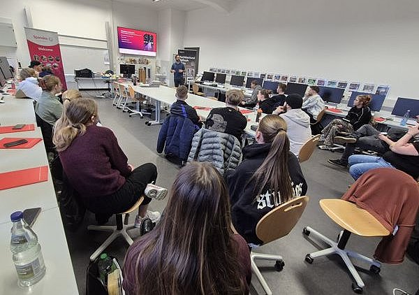 Vortrag Christian Schindler im Klassenraum
