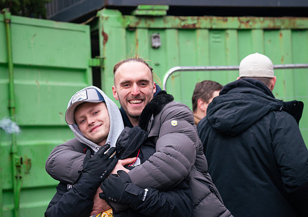 Gerüstbauer haben Spaß beim Shooting